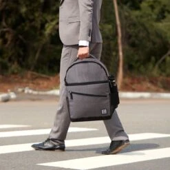 Brisby 4 Laags Geïsoleerde Koeltas Rugzak - 25 Liter - Met Handige Vakken Voor Bestek En Essentials - Waterafstotend Materiaal - Donkergrijs 14 Brisby 4 Laags Geïsoleerde Koeltas Rugzak - 25 Liter - Met Handige Vakken Voor Bestek En Essentials - Waterafstotend Materiaal - Donkergrijs -Gekoelde Tassen Winkel 1200x1200 21