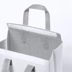 Merkloos Koeltas - Lunchtas - Koeltasje Lunch - Koelelementen - Isolatie - Volwassenen - Dames - Heren - Klittenbandsluiting - 23 X 29 Cm - Kunststof - Aluminium - Wit 9 Merkloos Koeltas - Lunchtas - Koeltasje Lunch - Koelelementen - Isolatie - Volwassenen - Dames - Heren - Klittenbandsluiting - 23 X 29 Cm - Kunststof - Aluminium - Wit -Gekoelde Tassen Winkel 1200x1200 26