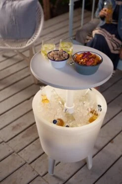 Keter Coolbar Partytafel – Lichtgevend - 49,5x49,5x57cm - Wit 14 Keter Coolbar Partytafel – Lichtgevend - 49,5x49,5x57cm - Wit -Gekoelde Tassen Winkel 800x1200 7